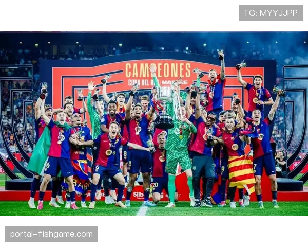 特写：诺坎普响起嘘声，巴萨小将亚马尔罚失关键点球