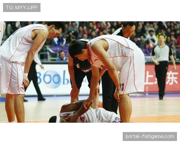 深圳外援史密斯最后2.5秒上演绝杀，104-103险胜北控